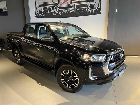 TOYOTA HILUX 2.8 D-4D TURBO DIESEL CD SRV 4X4 AUTOMÁTICO